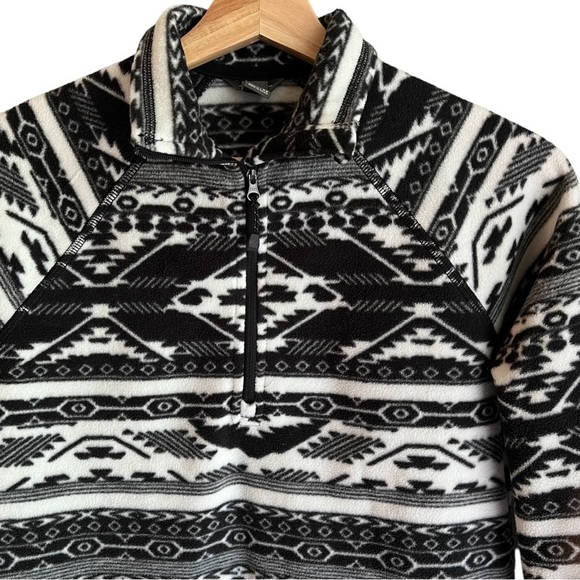EDDIE BAUER | Lightweight Aztec Print Fleece Half Zip Sz XS - Picture 2 of 8